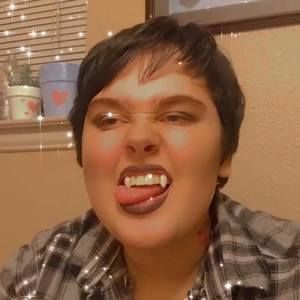 Meet your Posher, Cayla